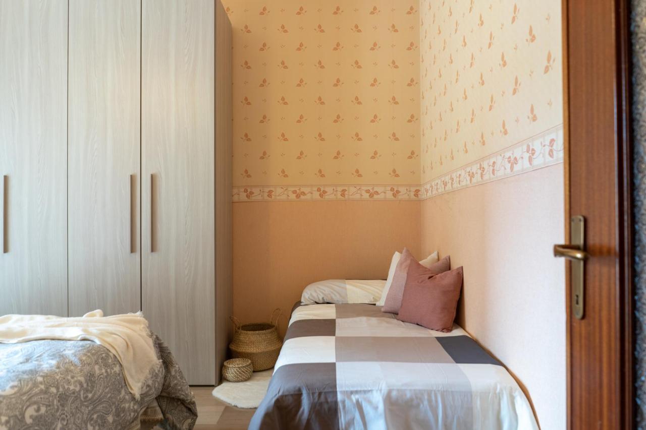 Pietra Ligure Downtown Convenience -Free Parking Apartment Bagian luar foto
