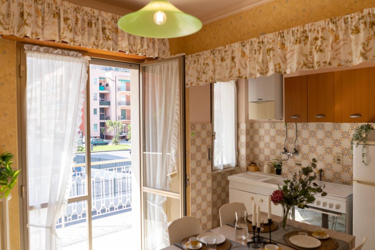 Pietra Ligure Downtown Convenience -Free Parking Apartment Bagian luar foto